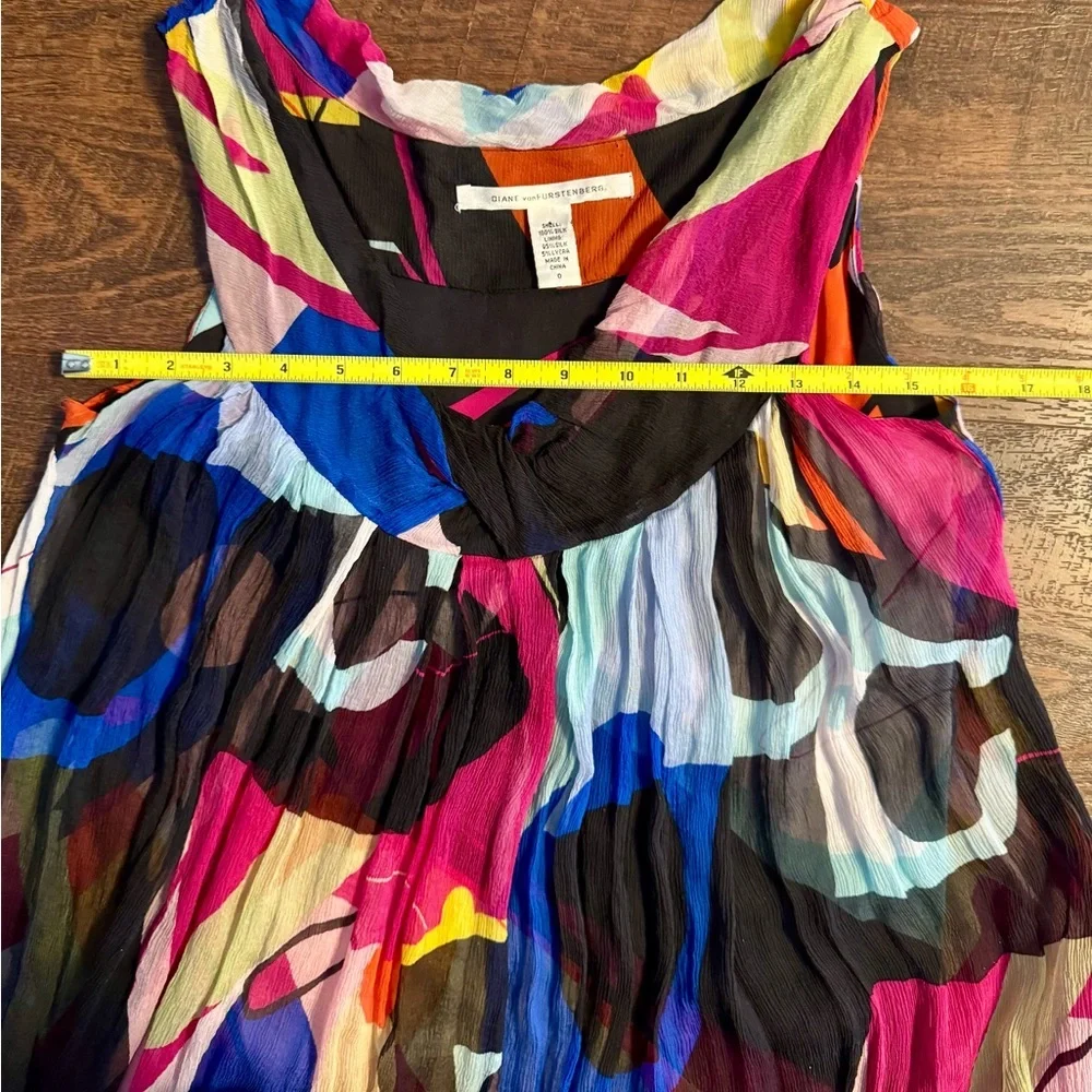 Diane Von Furstenberg silk abstract art sleeveless a line flowy dress size 0